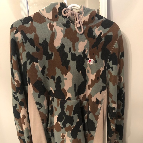 Vintage Champion X Urban Outfitters Reverse Weave Camo Hoodie - Picture 4 of 7